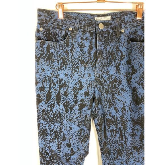 Free People Women's Velvet Indigo Flocked Snake Skin Print Skinny Jeans Size 30 - Picture 4 of 8
